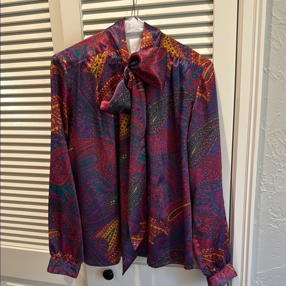 Vintage bow tie Paisley Blouse in pristine condition - Picture 1 of 5
